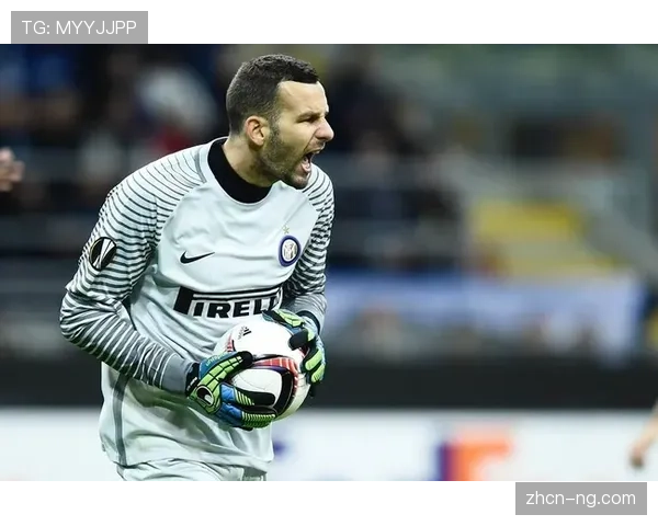 “拉齐奥队长因莫比莱接受专访,谈及赛季目标与未来规划” “拉齐奥队长因莫比莱接受专访,谈及赛季目标与未来规划”